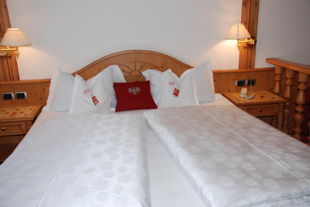 Hotel Flora Selva di Val Gardena Habitación foto